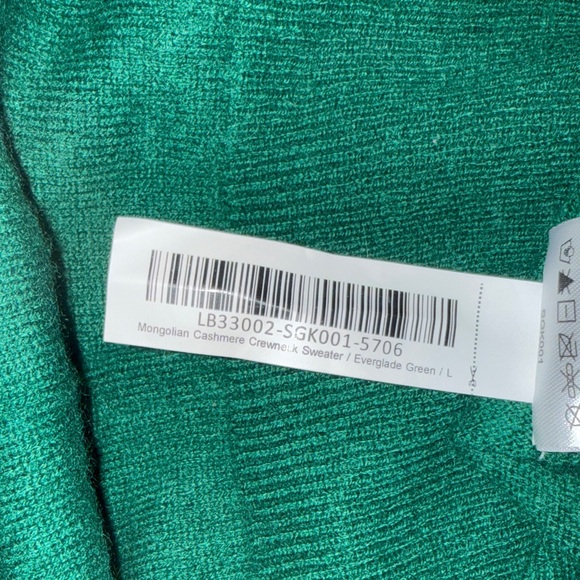 Quince Women’s Emerald Crewneck Cashmere Sweater - Picture 8 of 9